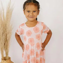 Pocket Dress in Peach Hau