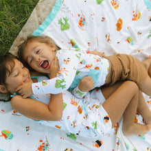 Island Mixed Plate Hawaiian Bamboo and Cotton blend Throw Blanket