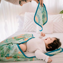 Lei Stand Hooded Towel and Wash Cloth Set
