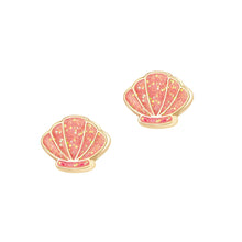 Shell Abrate Stud Earring